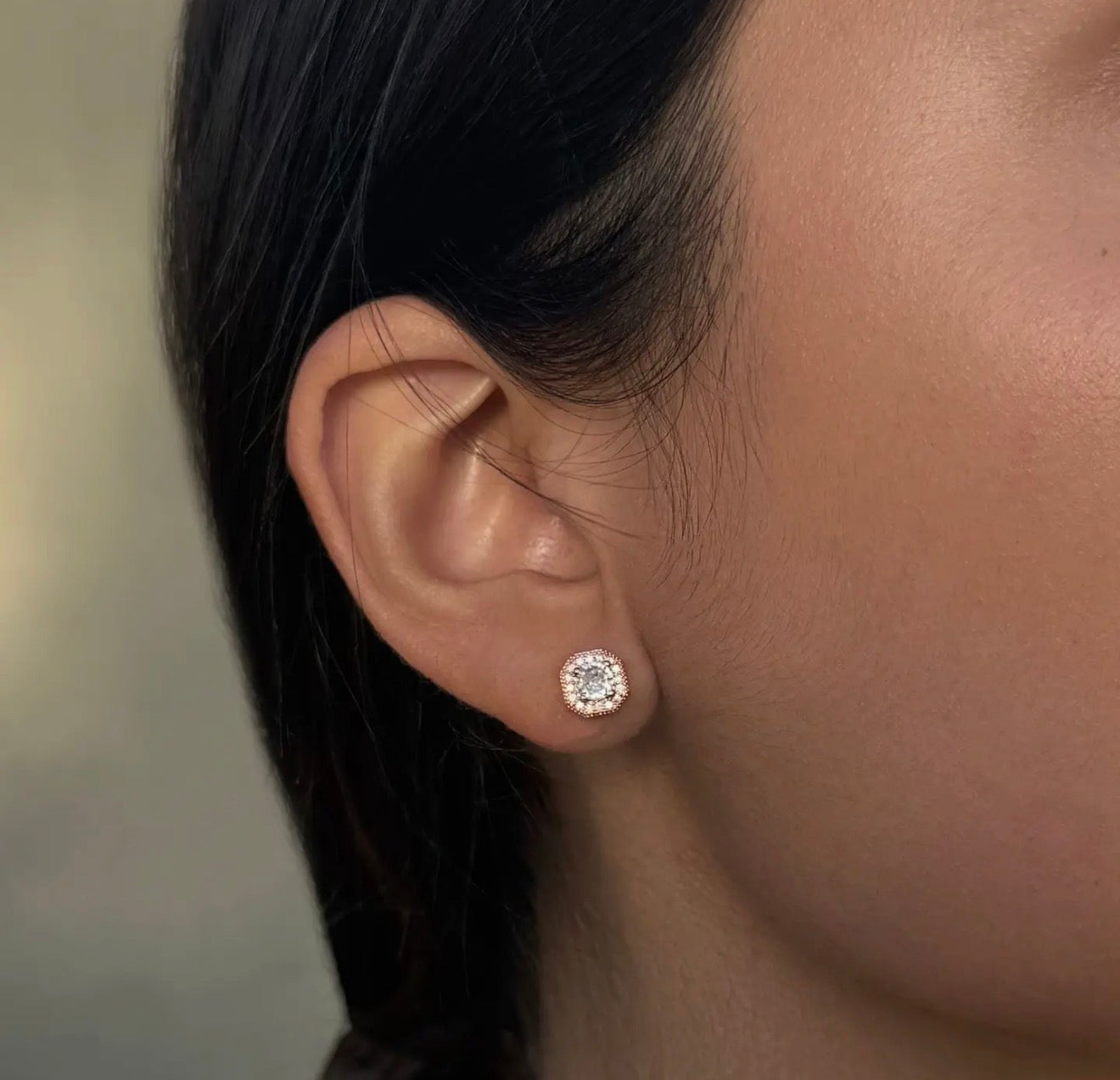 Hallyn Stud Earrings