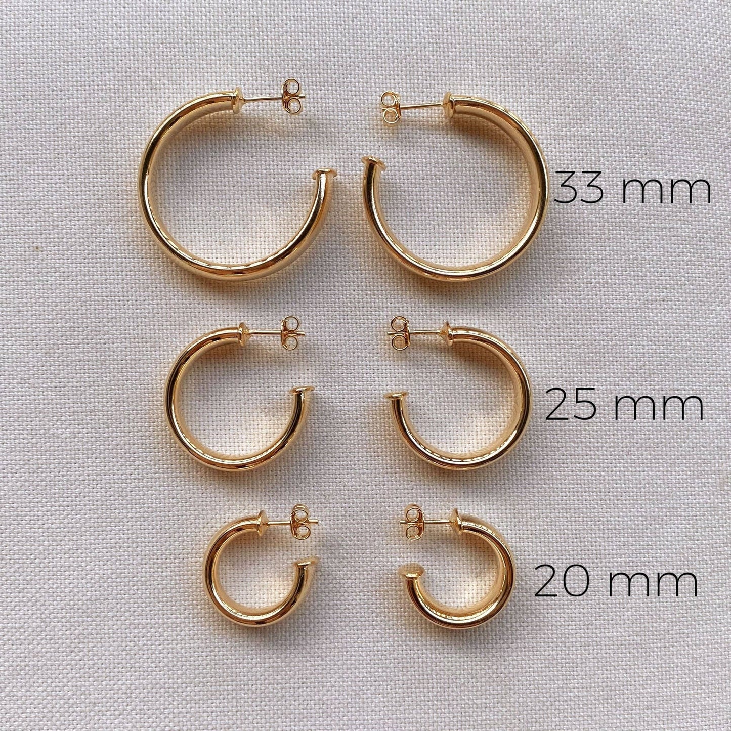 Twisted C Hoop