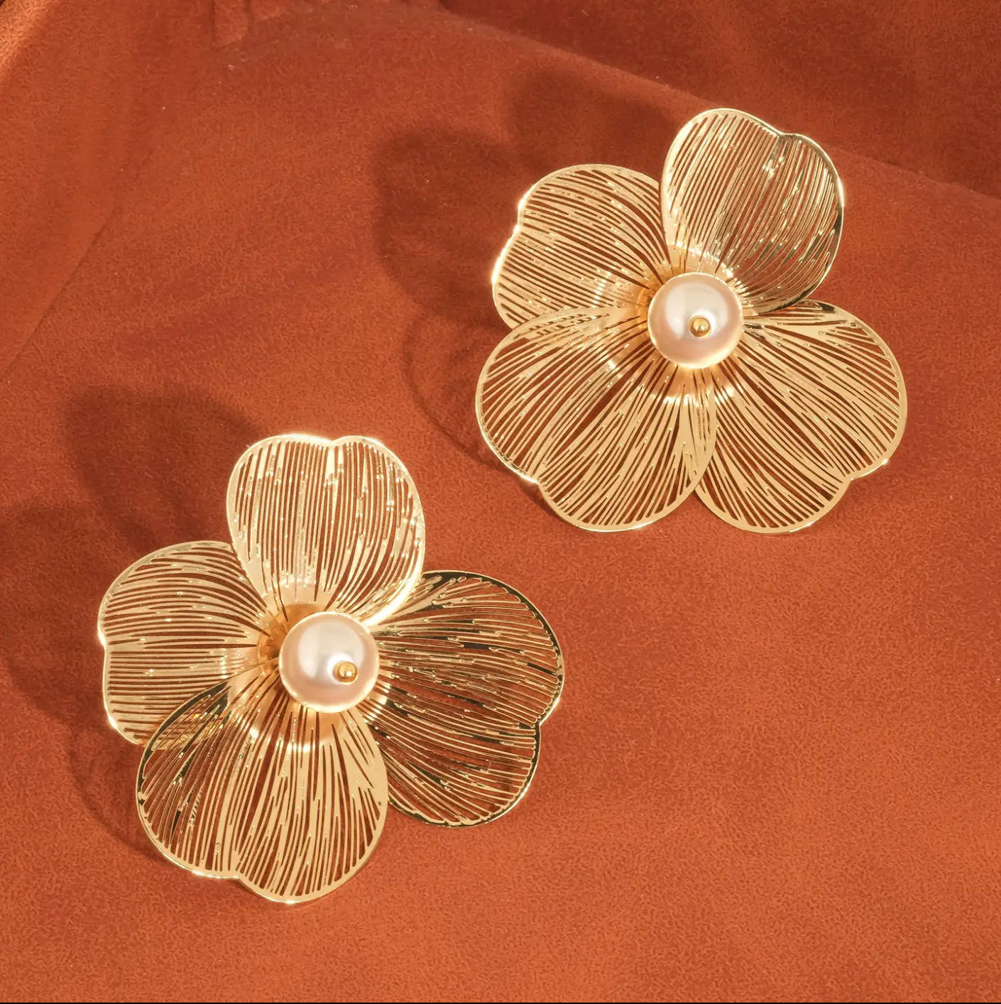 Reina Flower Earrings