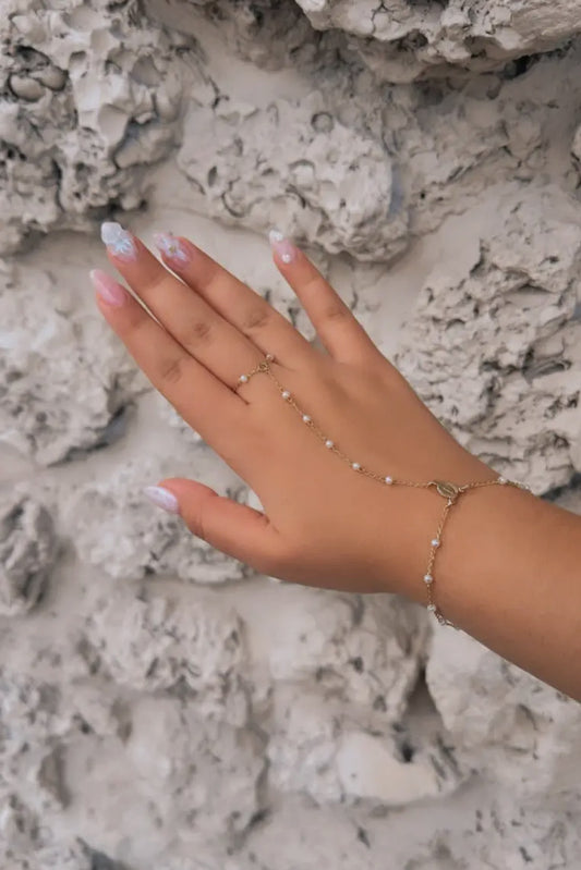 Dottie Pearl Handchain