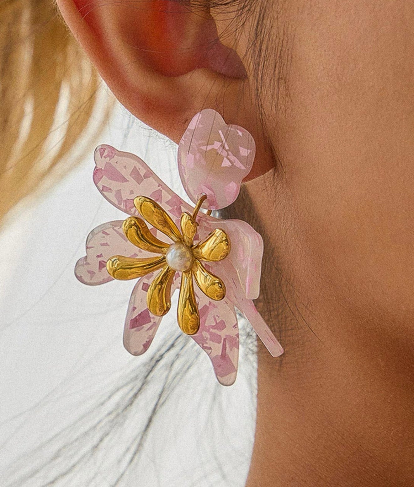 Oona Floral Earrings