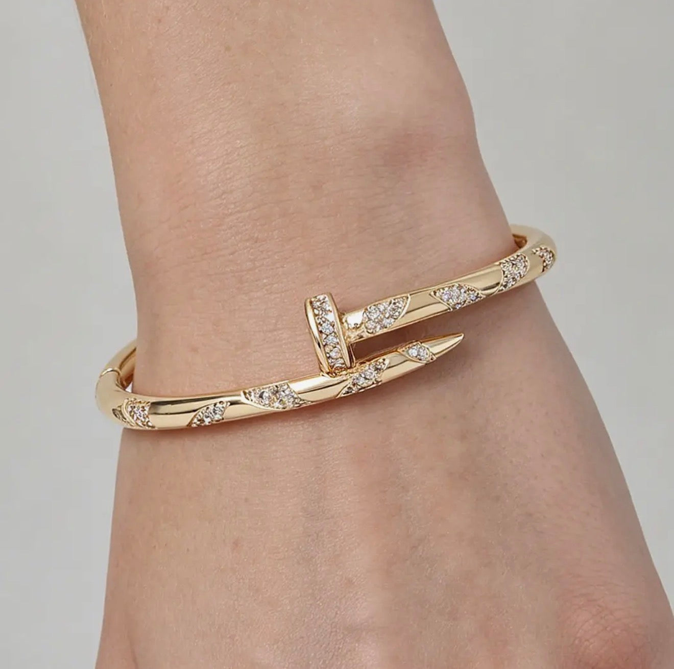Aurella Nail Cuff